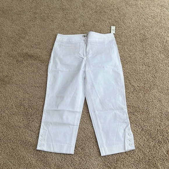 New! Talbots outlet 6P white cotton Capri. - Picture 1 of 9